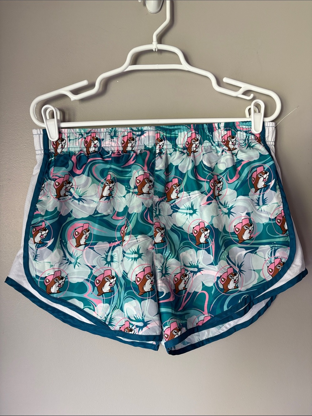 Buc-ee’s Women’s Beaver/Hawaiian Print Running Shorts